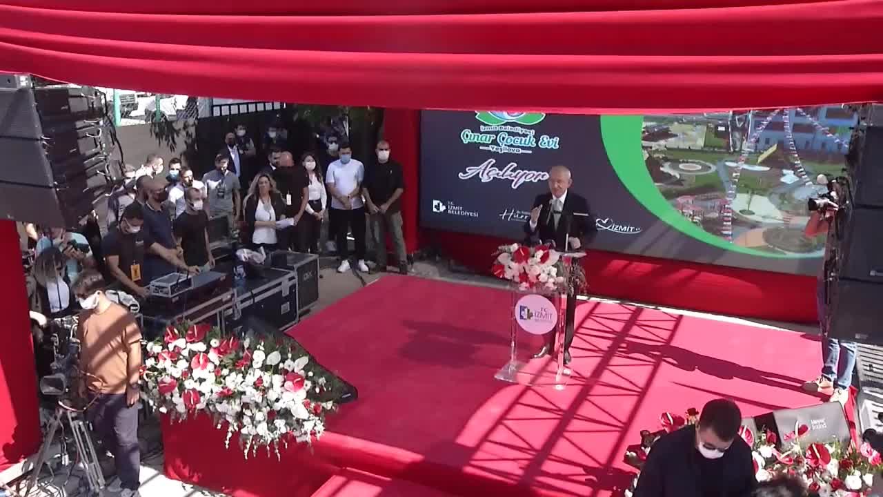 KILIÇDAROĞLU: "FARKLI DÜŞÜNDÜĞÜMÜZ ZAMAN TOPLUMU İLERLETİRİZ, HEPİMİZ AYNI ŞEYİ DÜŞÜNDÜĞÜMÜZDE TOPLUMU İLERİYE TAŞIYAMAYIZ"