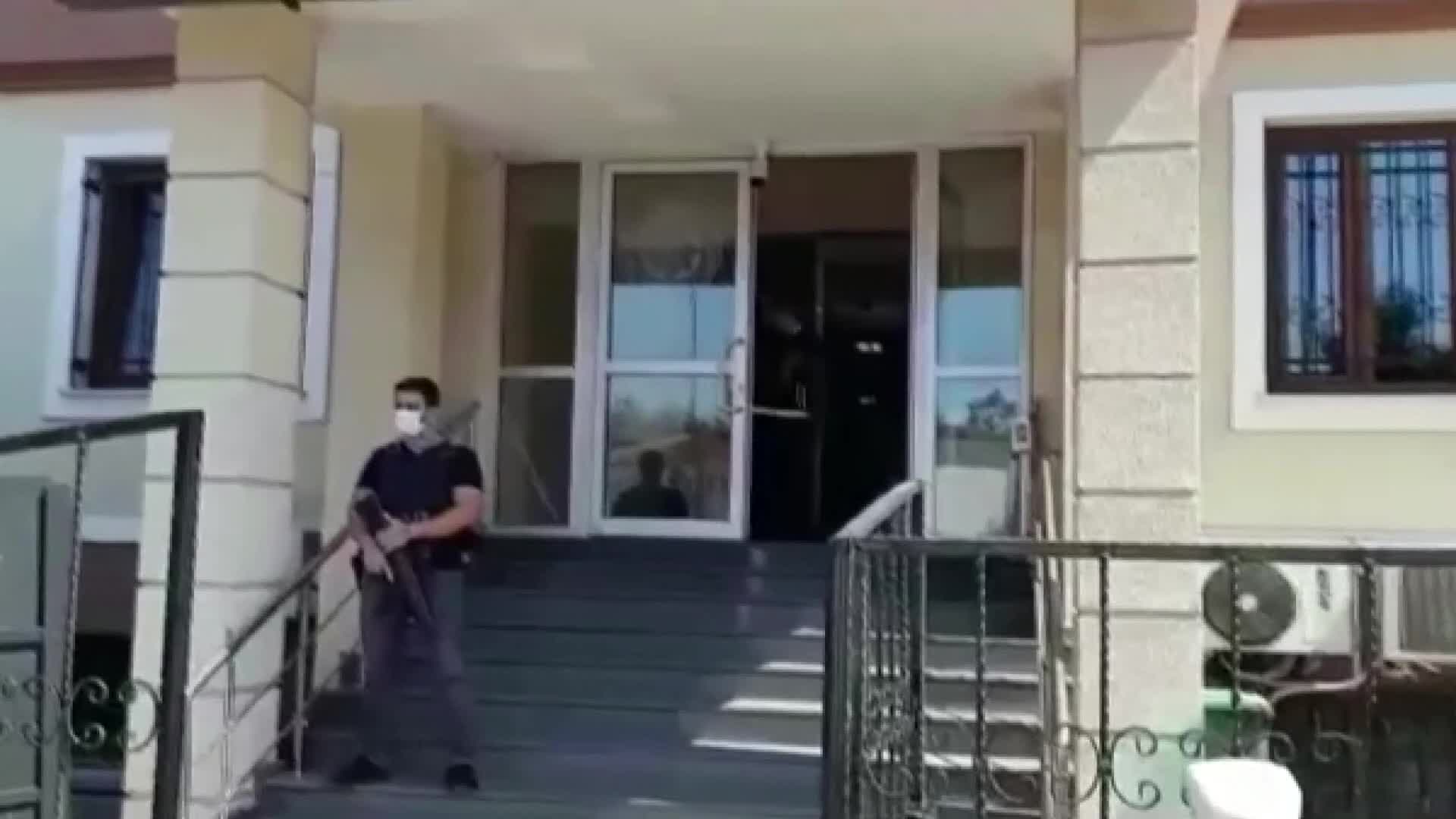MARKETTEN 400 BİN LİRALIK ÜRÜN ÇALAN 3 KİŞİ TUTUKLANDI