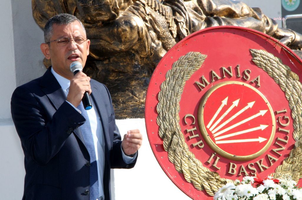 ÖZGÜR ÖZEL: “BURASI BABA EVİ. ARTIK BABA EVİNE DÖNME ZAMANI”