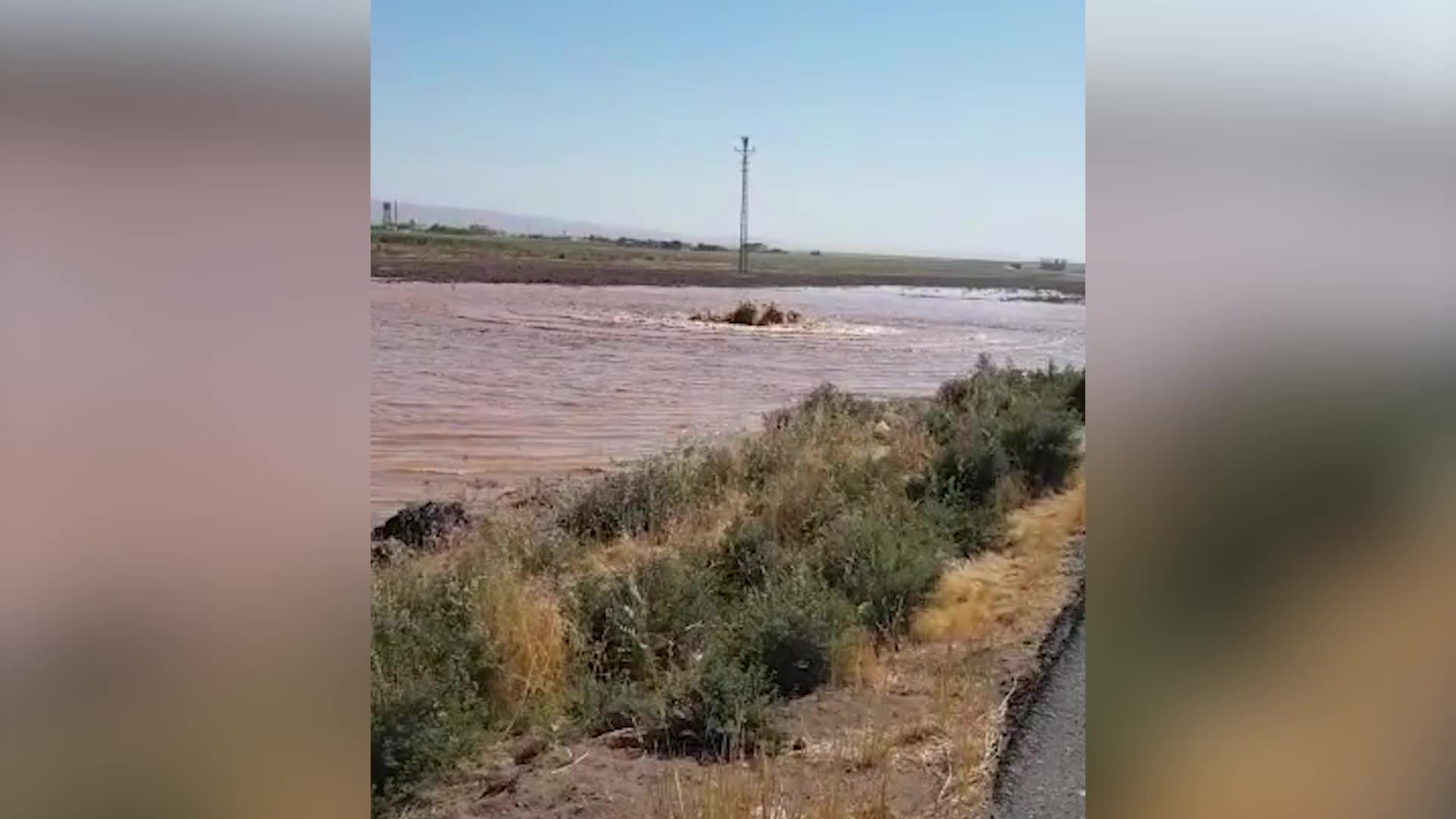 MARDİN'DE ANA SU BORUSUNDA ARIZA MEYDANA GELDİ, 2 İLÇE SUSUZ KALDI
