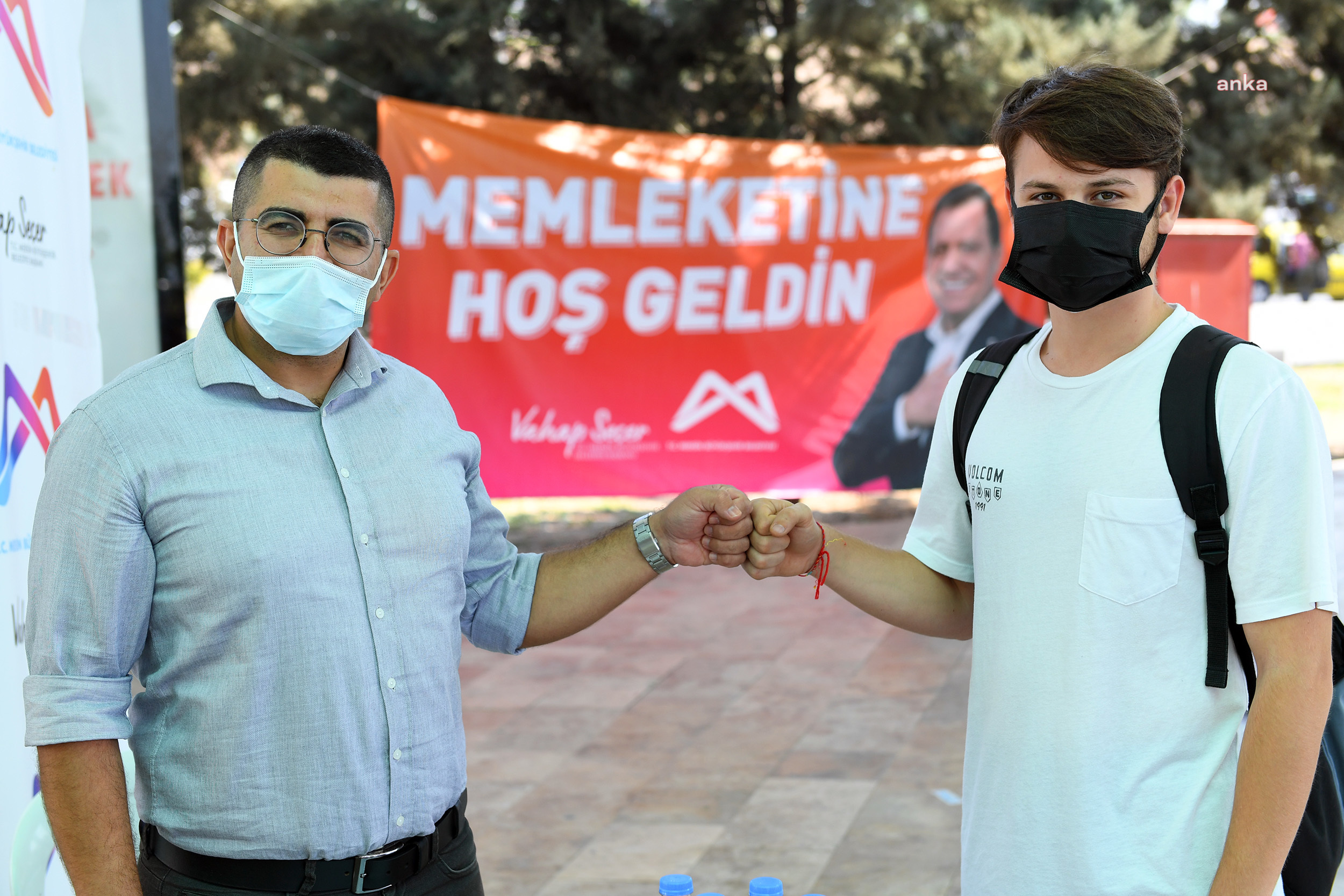 BÜYÜKŞEHİR’DEN MERSİN’E GELEN ÜNİVERSİTELİLERE: “MEMLEKETİNE HOŞ GELDİN” KARŞILAMASI