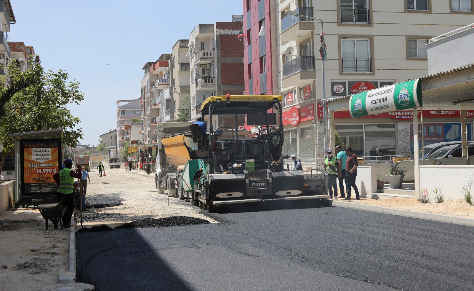 AYDIN BÜYÜKŞEHİR BELEDİYESİ YOLLARI VE ALTYAPIYI YENİLİYOR