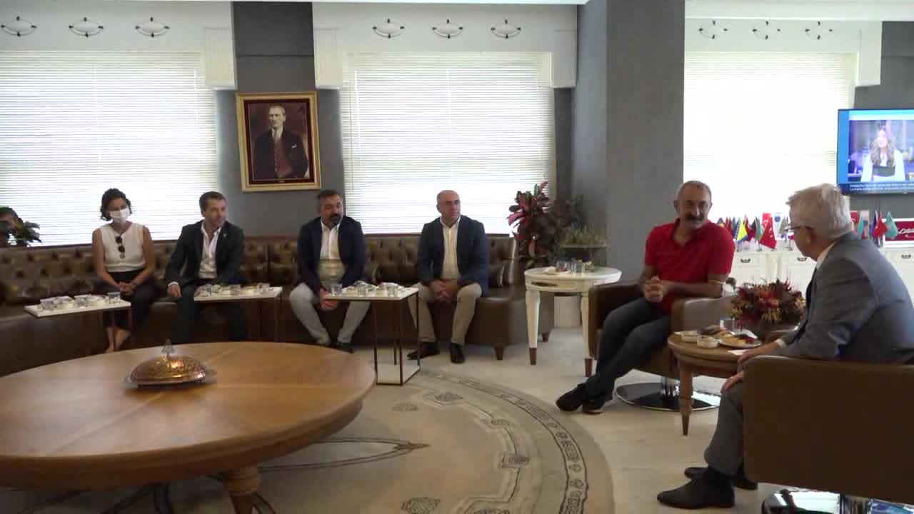 KOMÜNİST BAŞKAN MAÇOĞLU’NDAN NİLÜFER BELEDİYESİ'NE DAYANIŞMA ZİYARETİ