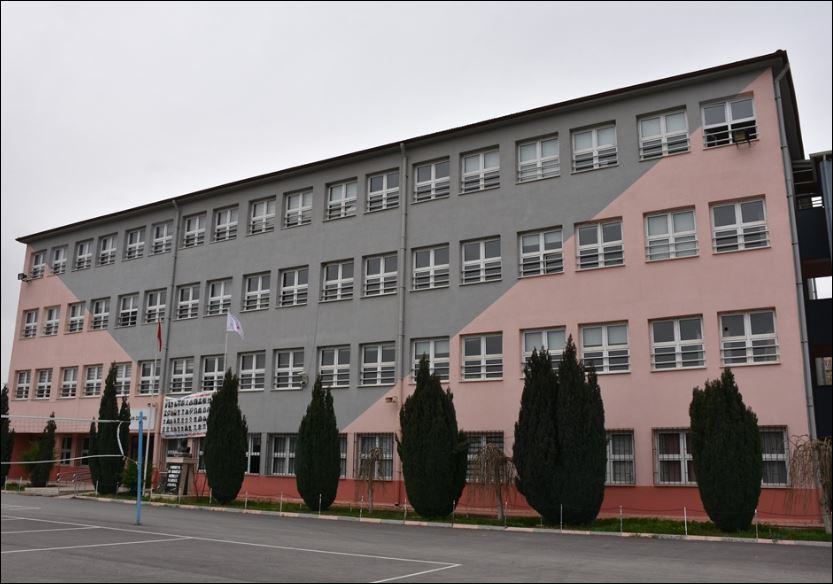 BİLECİK REFİK ARSLAN ÖZTÜRK LİSESİ'NDE BİR SINIF KARANTİNAYA ALINDI