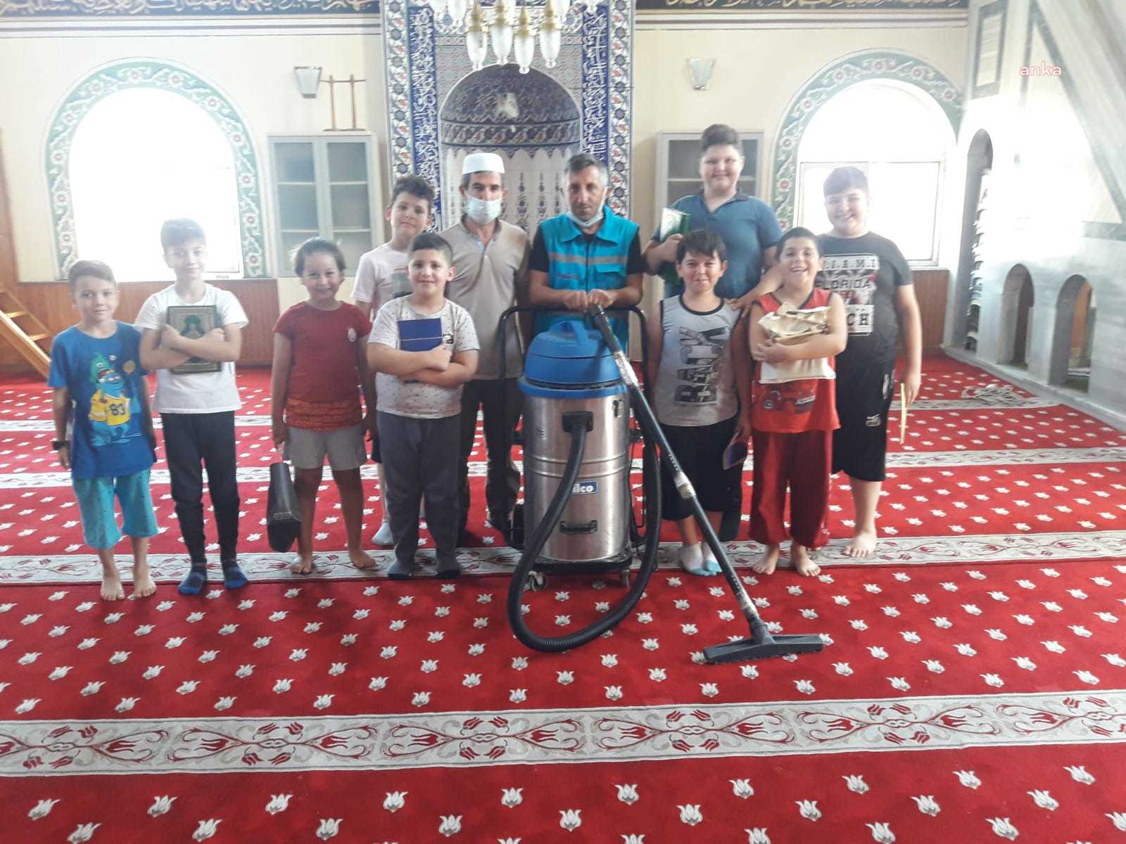İZMİT'TE İBADETHANELER SÜREKLİ TEMİZ TUTULUYOR