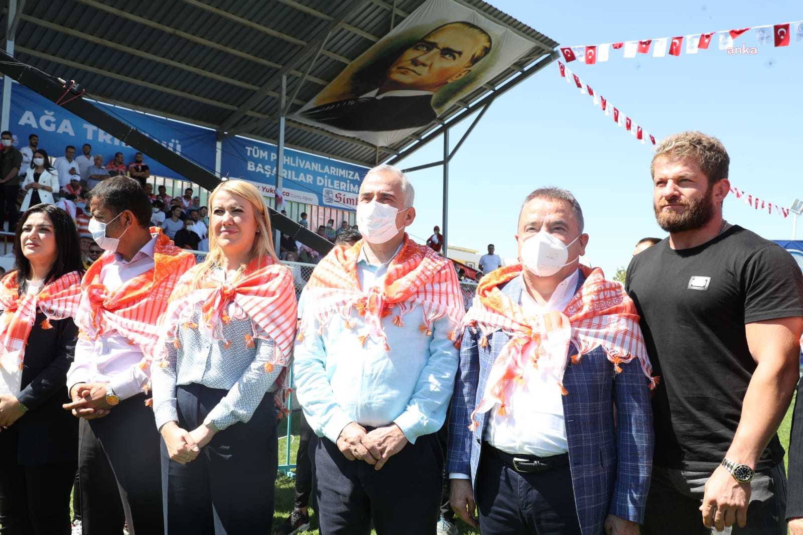 MUHİTTİN BÖCEK’TEN MERKEZEFENDİ GÜREŞLERİNE DESTEK