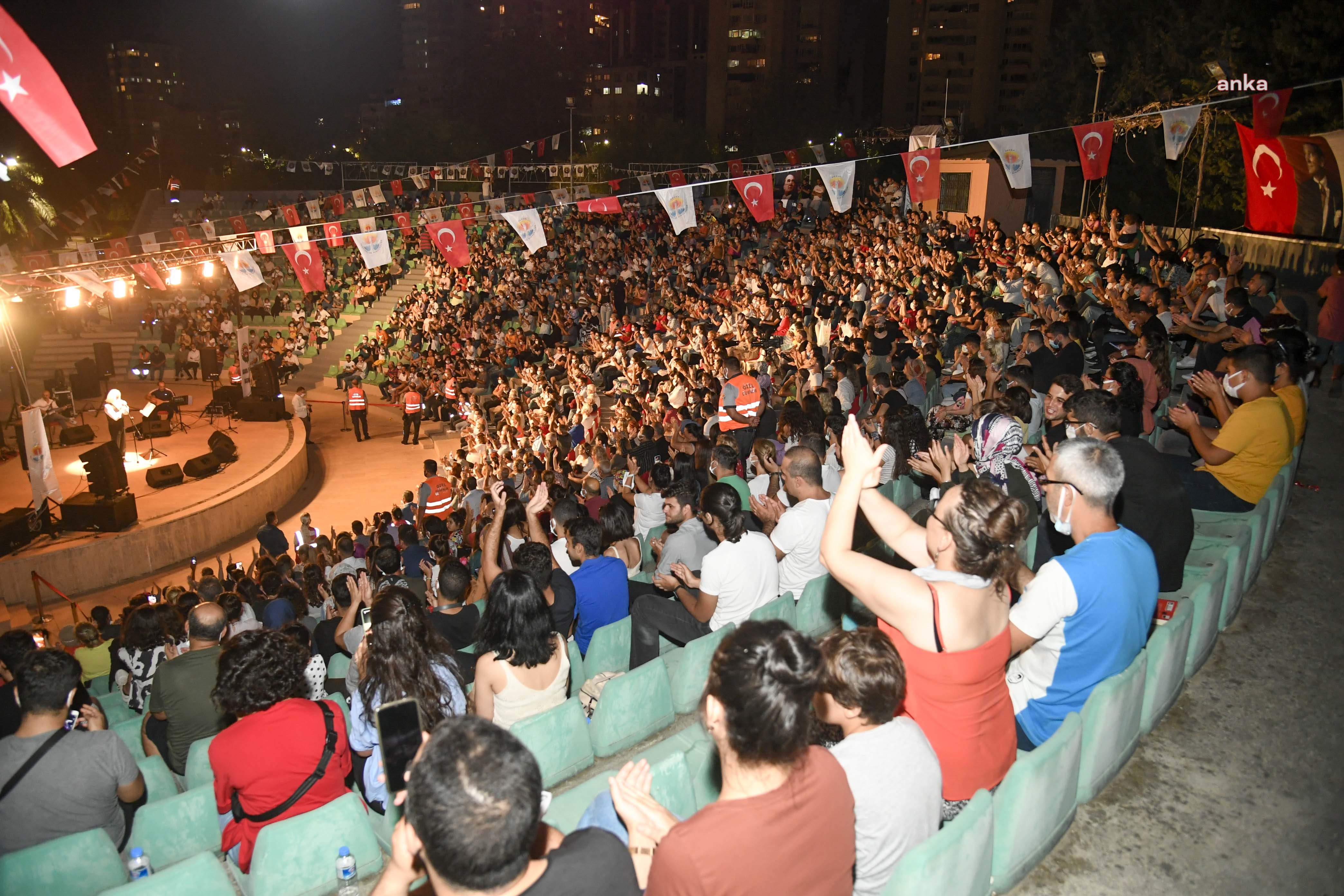 ADANA'DA ADALET, ÖZGÜRLÜK VE DEMOKRASİ KONSERİ DÜZENLENDİ