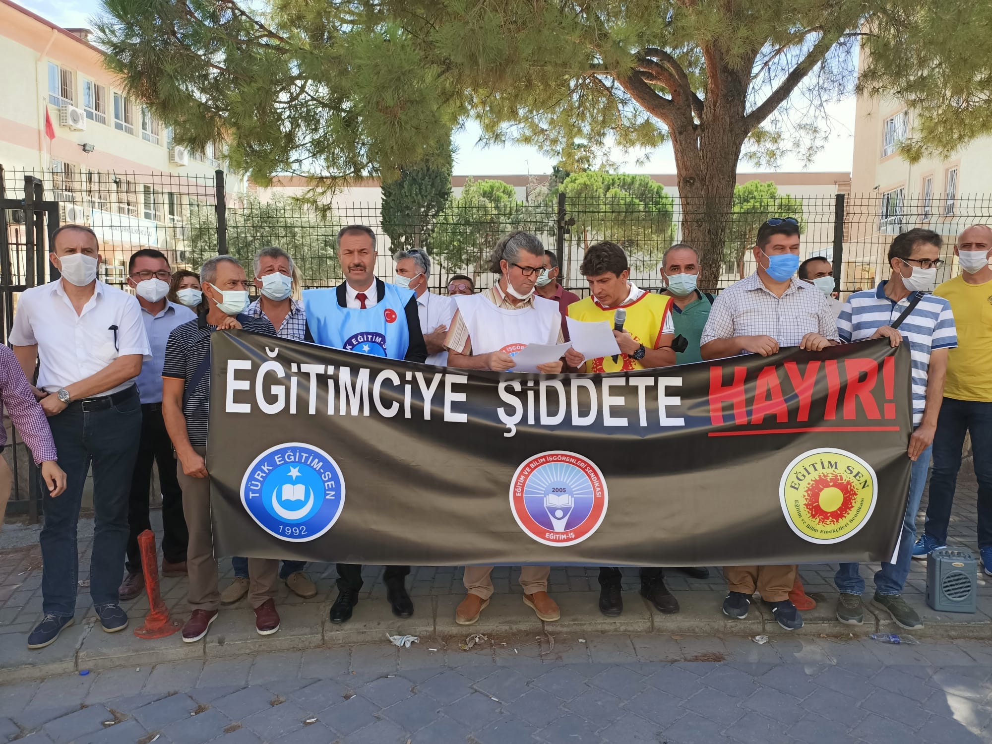 DENİZLİ'DE ÖĞRETMENE ŞİDDET