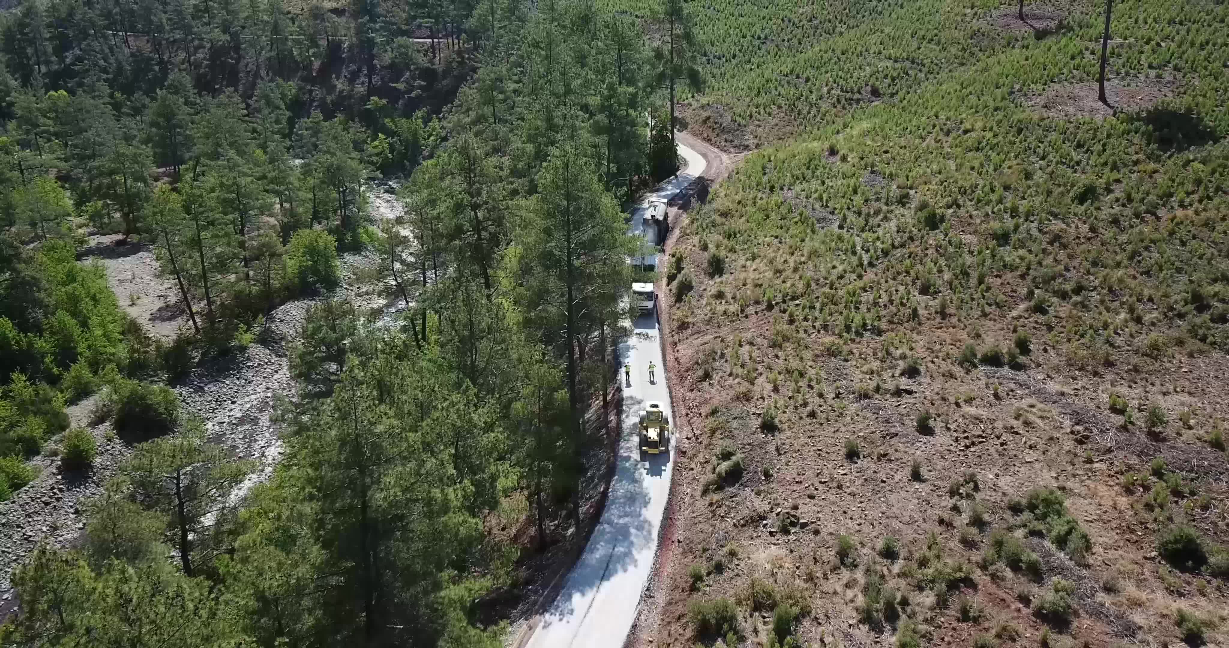 MENTEŞE'DE YOL ÇALIŞMALARI DEVAM EDİYOR