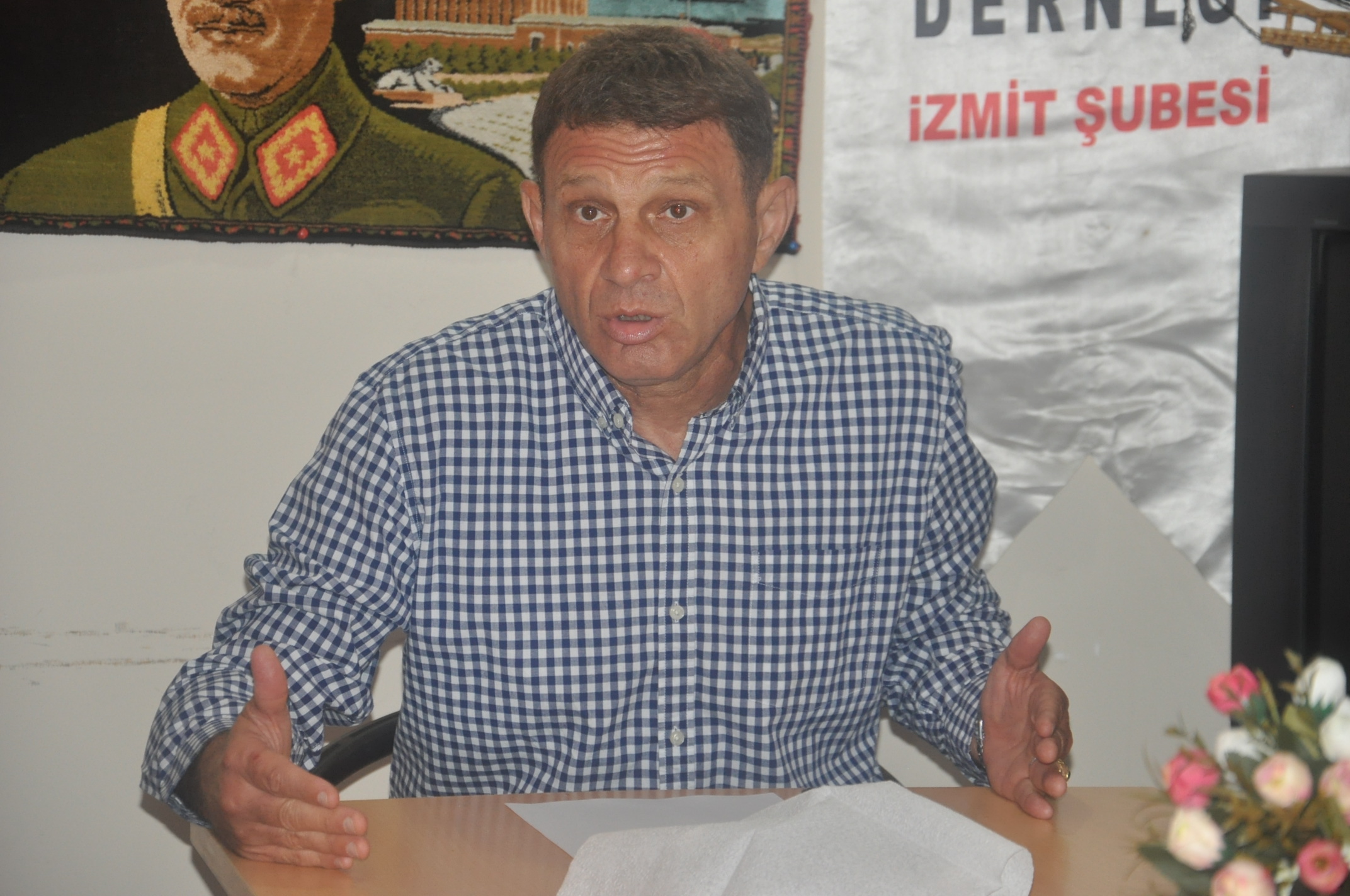 EMEKLİ TUĞAMİRAL TÜRKER ERTÜRK: "SARIKLI VE CÜBBELİ AMİRALİ GÖRÜNCE TEPKİ VERDİK"