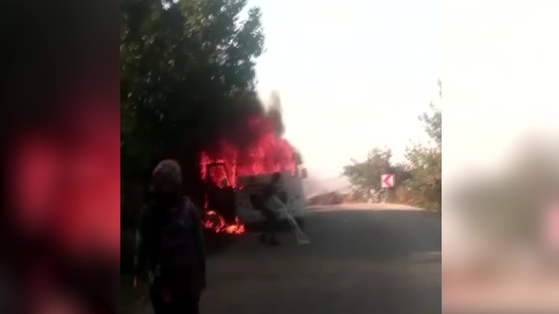ÖĞRENCİ SERVİSİ ALEV ALEV YANDI
