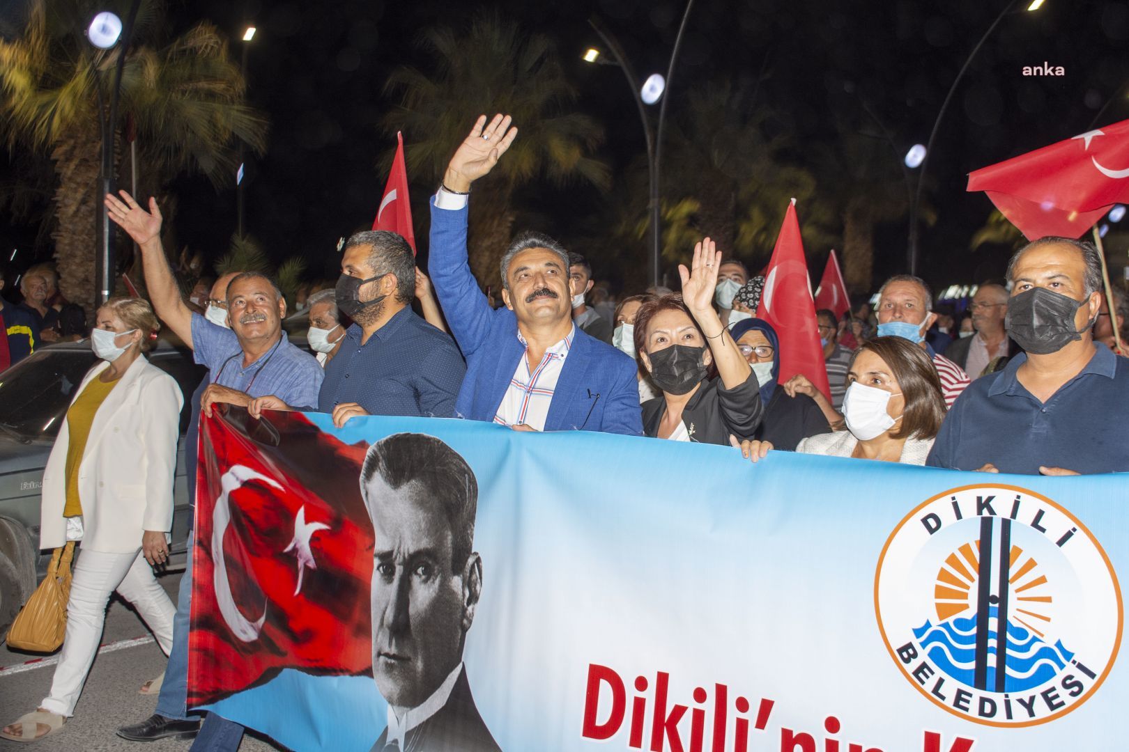 DİKİLİ, KURTULUŞUNUN 99. YILINI KUTLADI