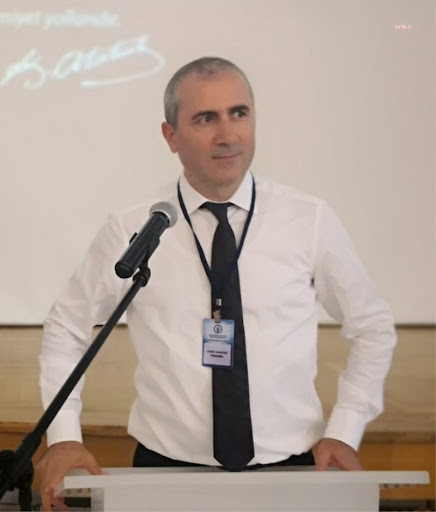 LOGO DEĞİŞİKLİĞİNİ ELEŞTİREN VAKIFLAR MECLİSİ ÜYESİ ALBAYRAK: “SİYASİ İRADENİN ORTAYA KOYDUĞU BİR KARARDIR”