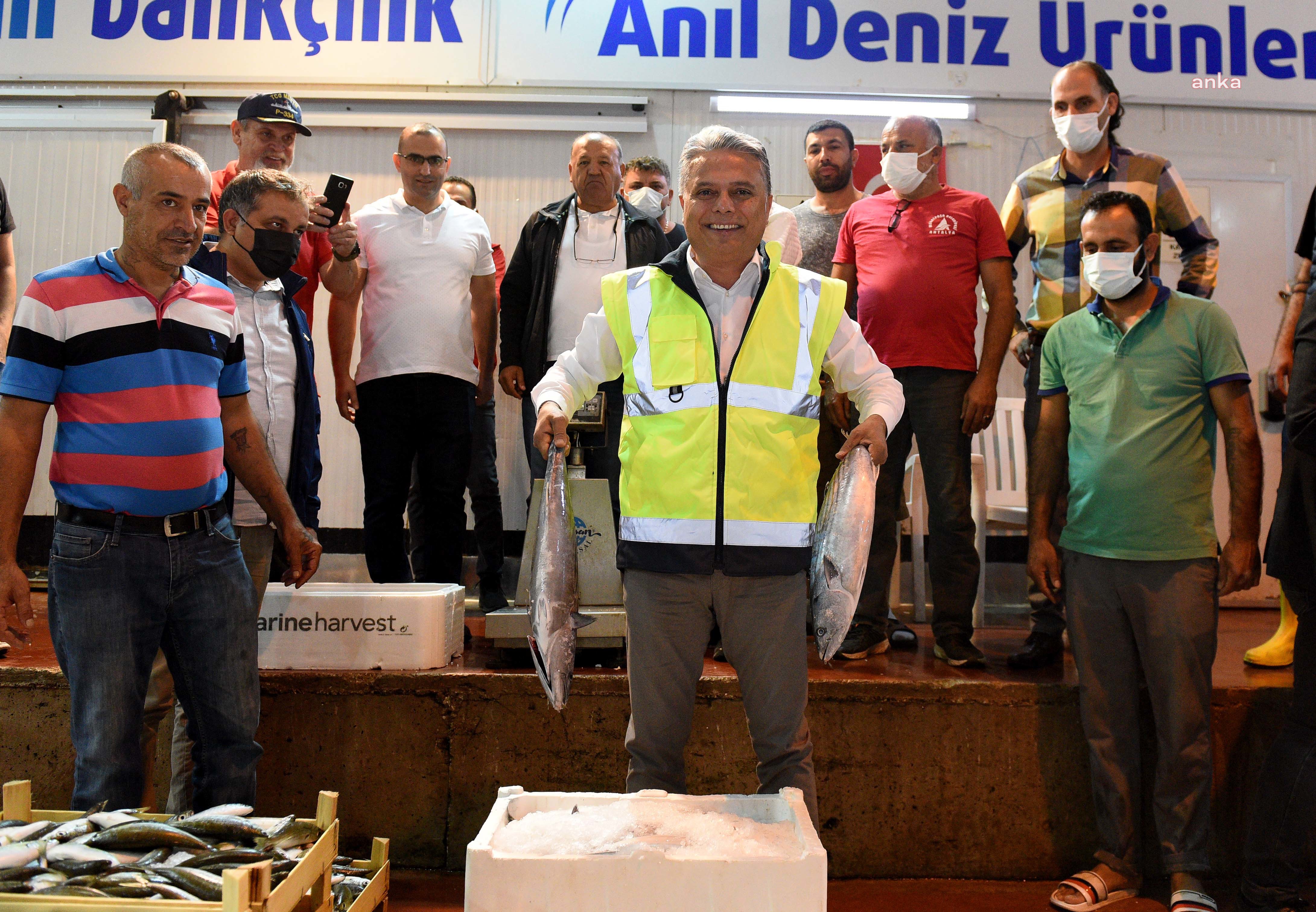 MURATPAŞA BELEDİYE BAŞKANI UYSAL, SEZONUN İLK MEZATINA KATILDI