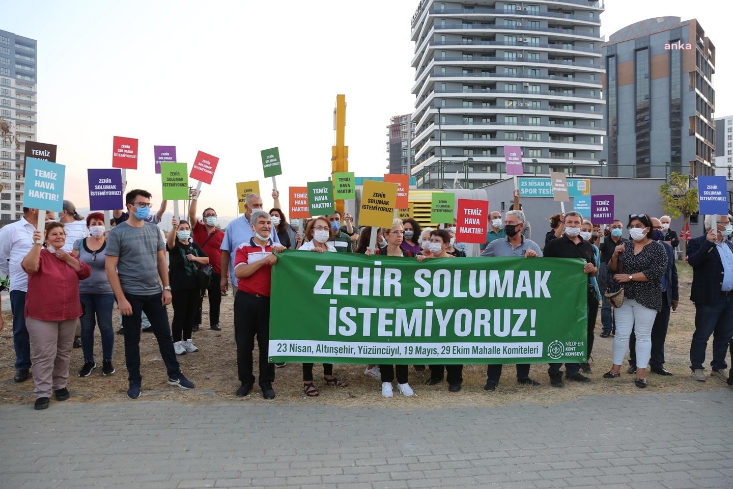 NİLÜFERLİLER, TEMİZ HAVA İÇİN EYLEM YAPTI
