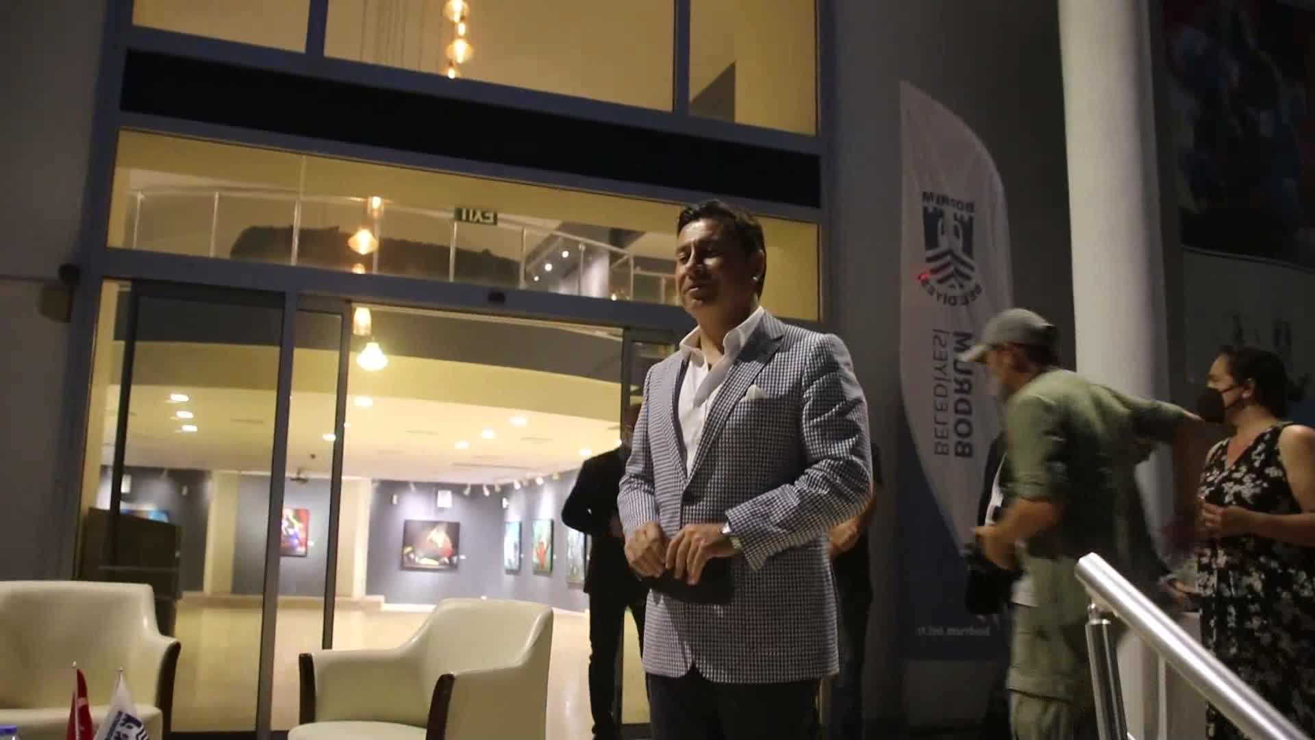 ZÜLFÜ LİVANELİ, SABANCI KÜLTÜR VE SANAT MERKEZİ’NDE EDEBİYATSEVERLERLE BULUŞTU