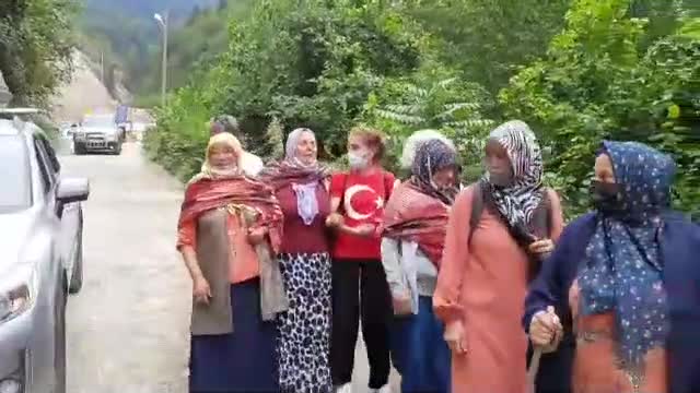 İKİZDERELİLERDEN CENGİZ İNŞAAT’A TÜRKÜ: "ALDIĞIN PARALARI VERESUN DOKTORLARA"