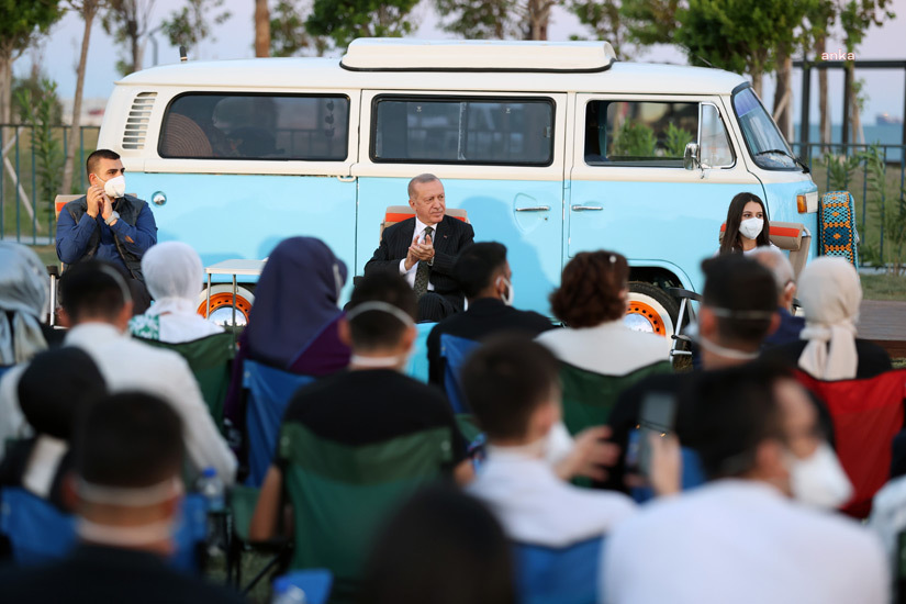 ERDOĞAN: “SİYASİ KİMLİK SAHİBİ OLMAYIN”