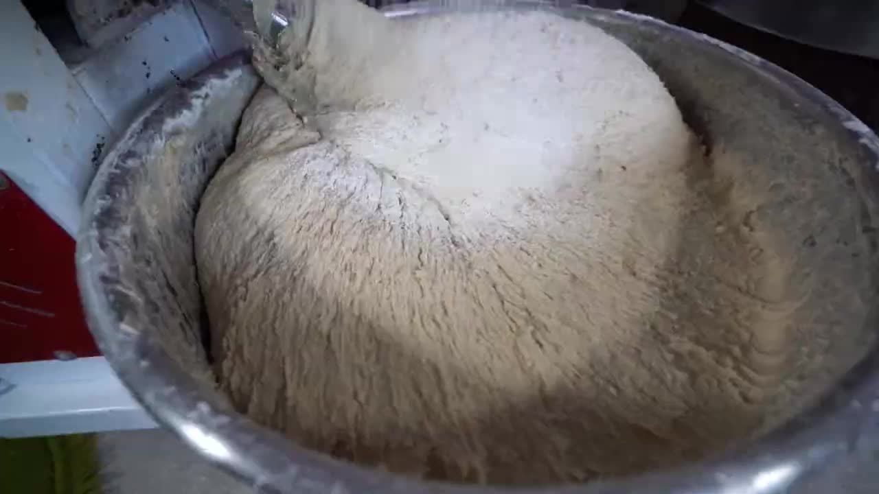 MERSİN'DE KADINLARIN ÜRETTİĞİ YÖRESEL EKMEKLER MER-EK’TE SATILIYOR