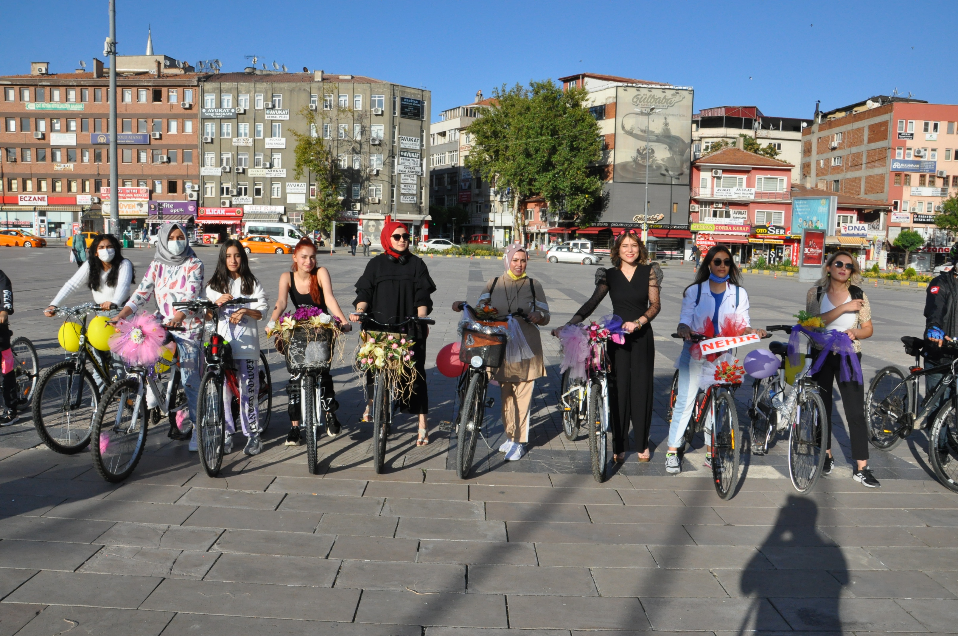 SÜSLÜ KADINLAR KIRIKKALE’DE PEDAL ÇEVİRDİ
