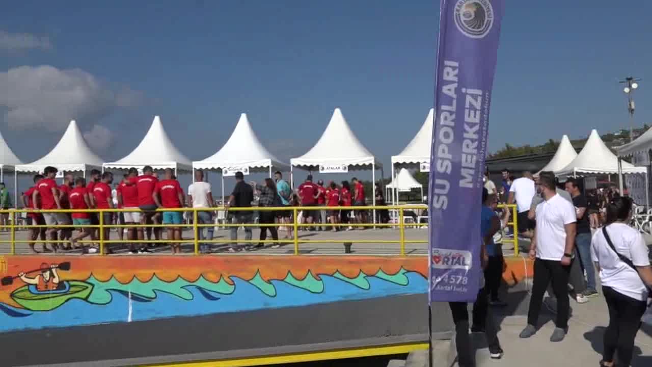KARTAL’IN MAHALLELERİ DENİZDE YARIŞTI