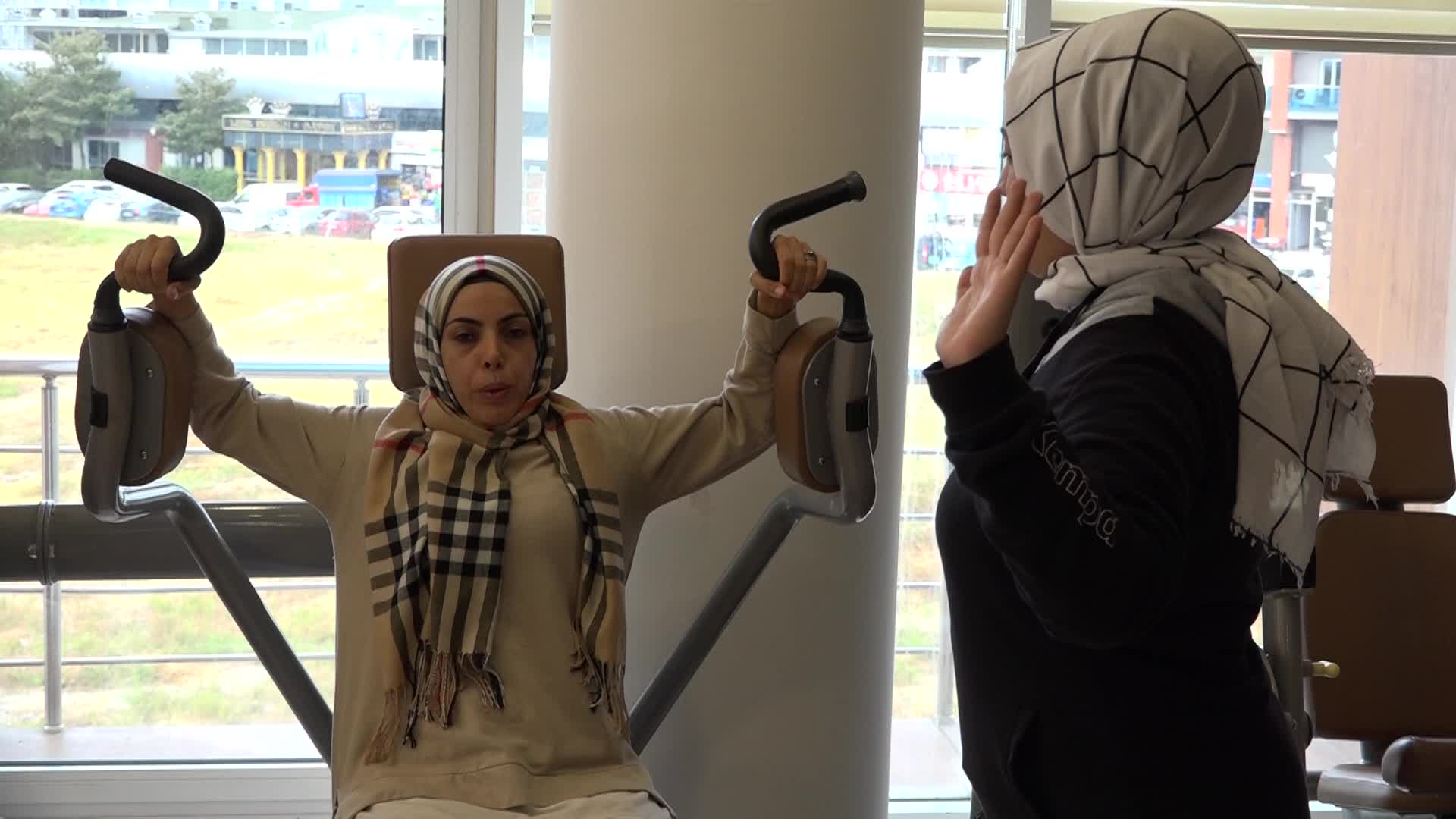 ESENYURT'TA ÇOCUKLAR OKULA, ANNELER SPORA
