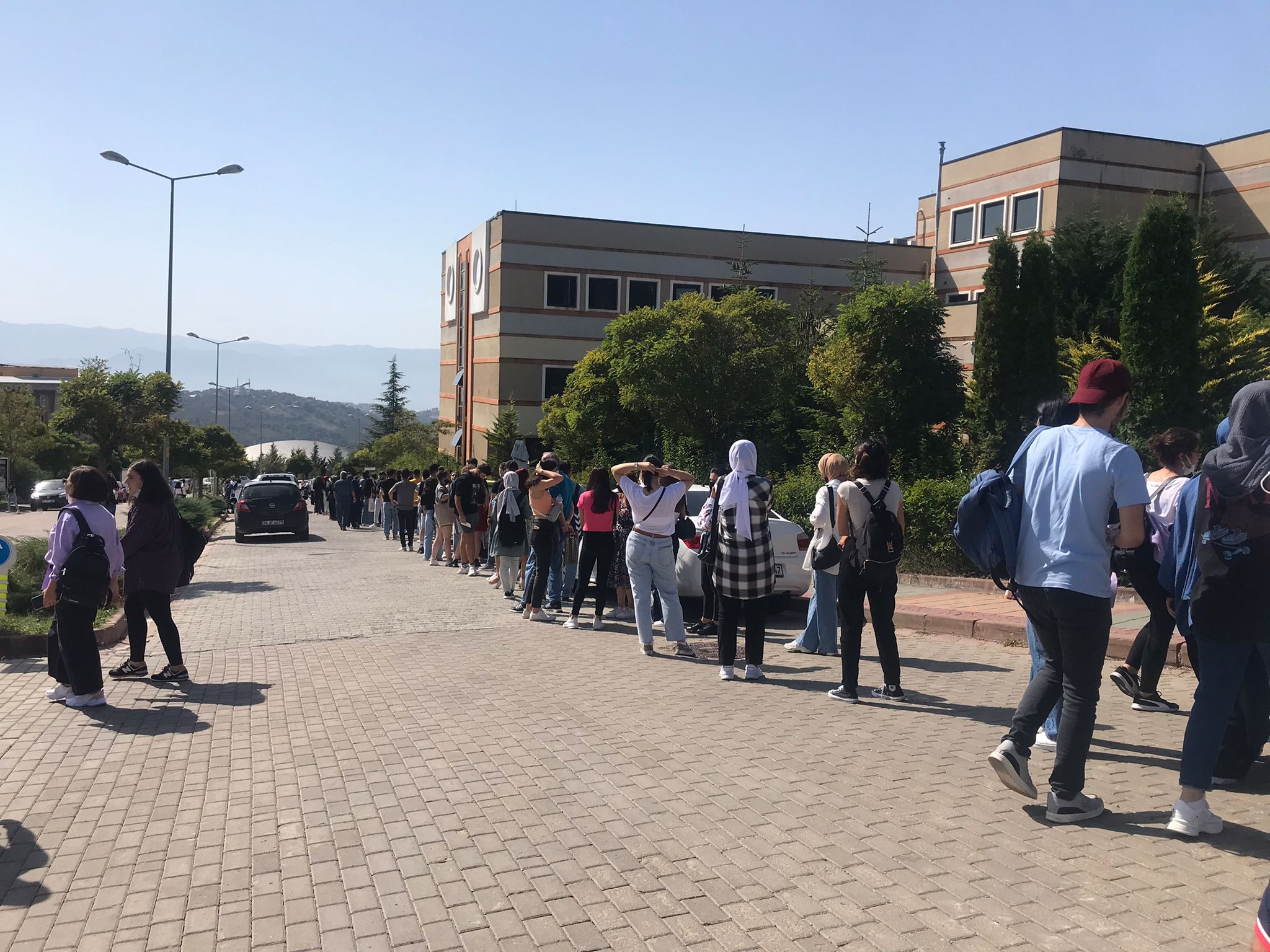 KOCAELİ ÜNİVERSİTESİ'NDE YÜZ YÜZE EĞİTİM BAŞLADI