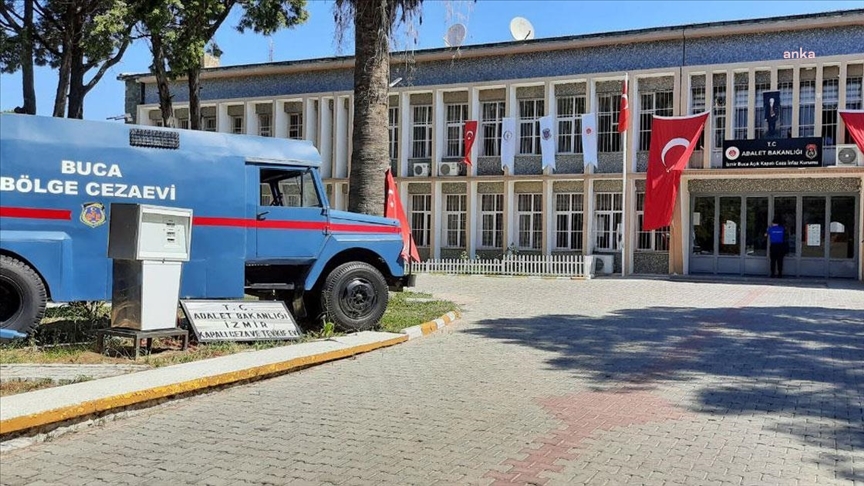 TUTUKLU VE HÜKÜMLÜNÜN CENAZEYE KATILMASI İÇİN CEZAEVİ YÖNETİMİNİN ÖNERİSİ GEREKECEK
