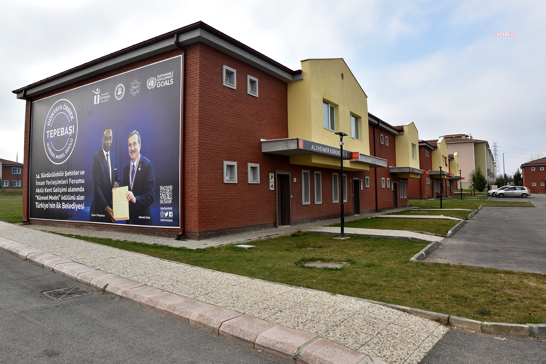 TEPEBAŞI BELEDİYESİ, ALZHEIMER HASTALARINI YALNIZ BIRAKMIYOR