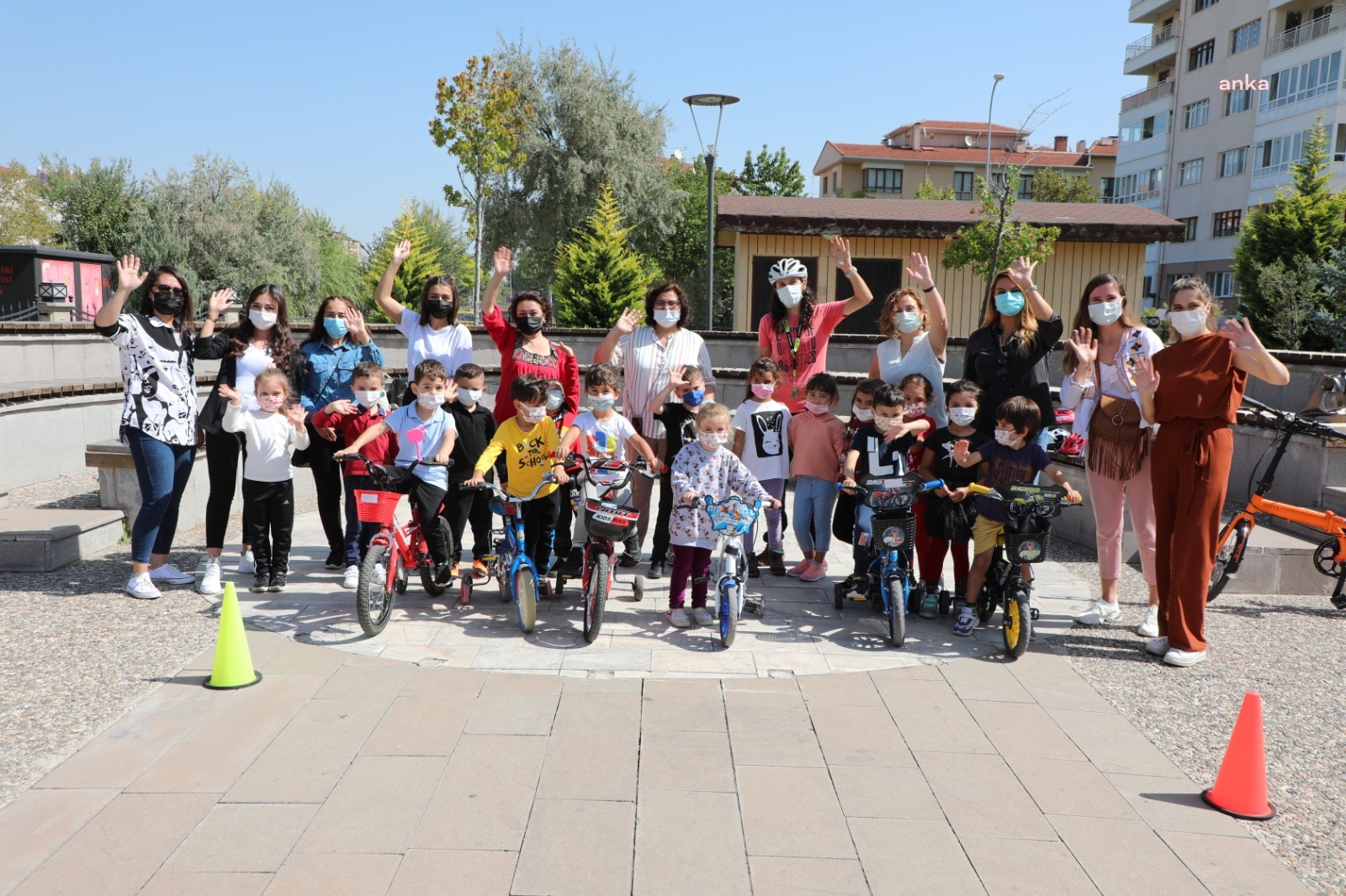 ODUNPAZARI BELEDİYESİ'NDEN ÇOCUKLARA ÖZEL BİSİKLET ETKİNLİĞİ