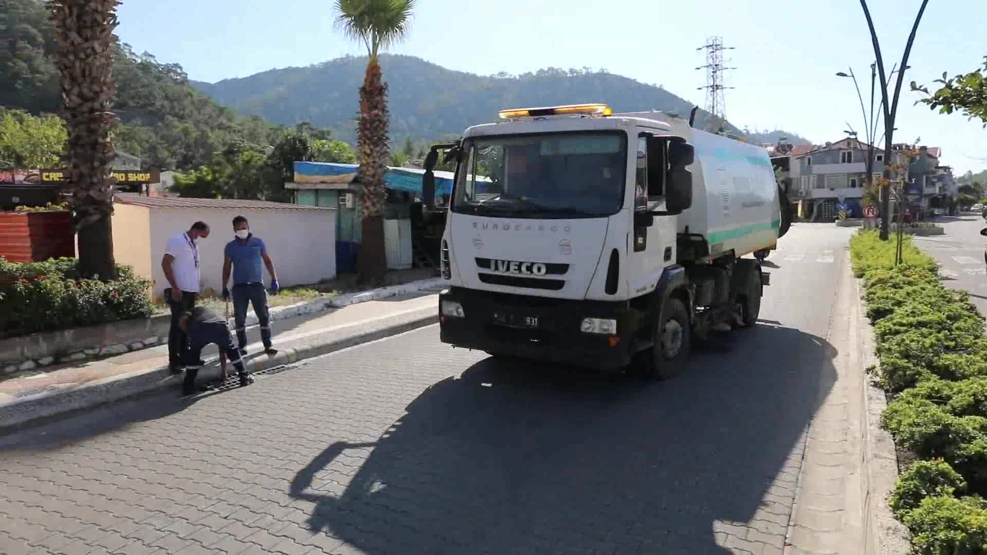 MARMARİS'TE ARTAN SEL RİSKİNE KARŞI TOPYEKÜN HAZIRLIK BAŞLADI