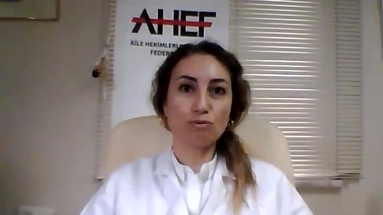 AHEF, BEBEKLERE YANLIŞLIKLA COVİD AŞISI YAPILDIĞI İDDİALARINA YANIT VERDİ: "MİLYONDA BİR İHTİMAL YANLIŞ AŞI OLSA, 'BU AŞI UYGUN DEĞİLDİR' DİYE UYARI GELİR”