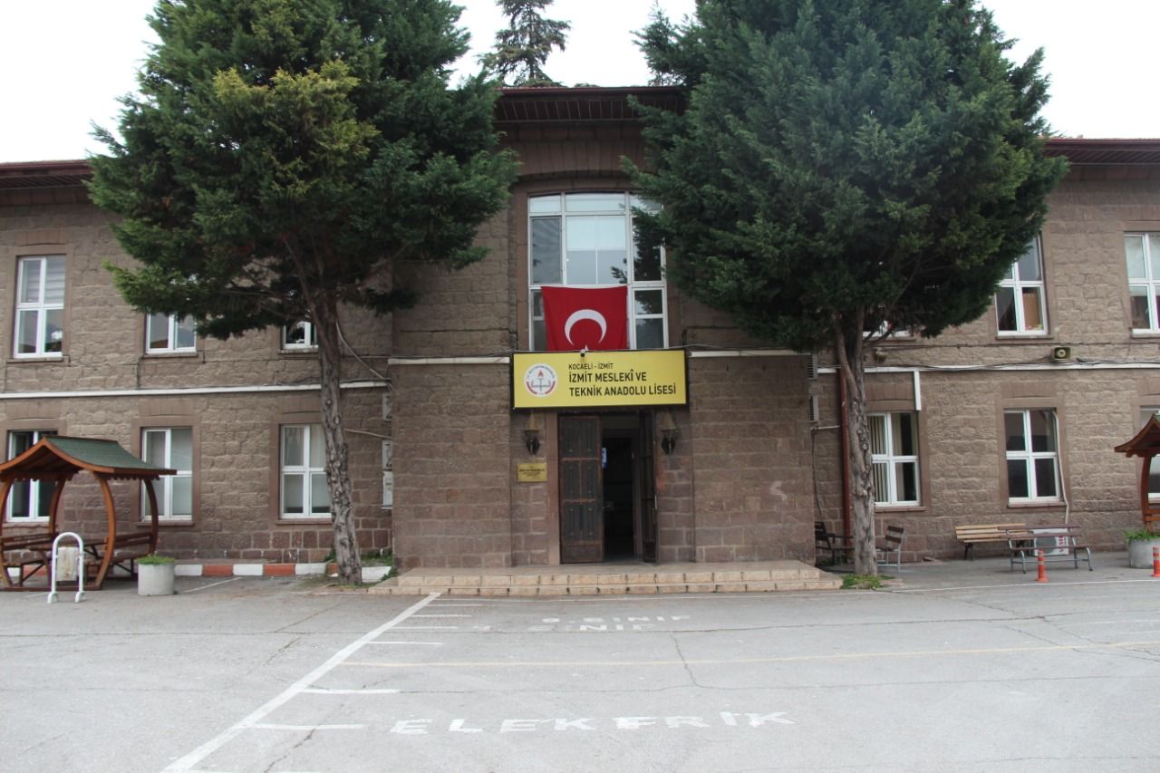 KOCAELİ’DE 8 SINIF UZAKTAN EĞİTİME GEÇTİ