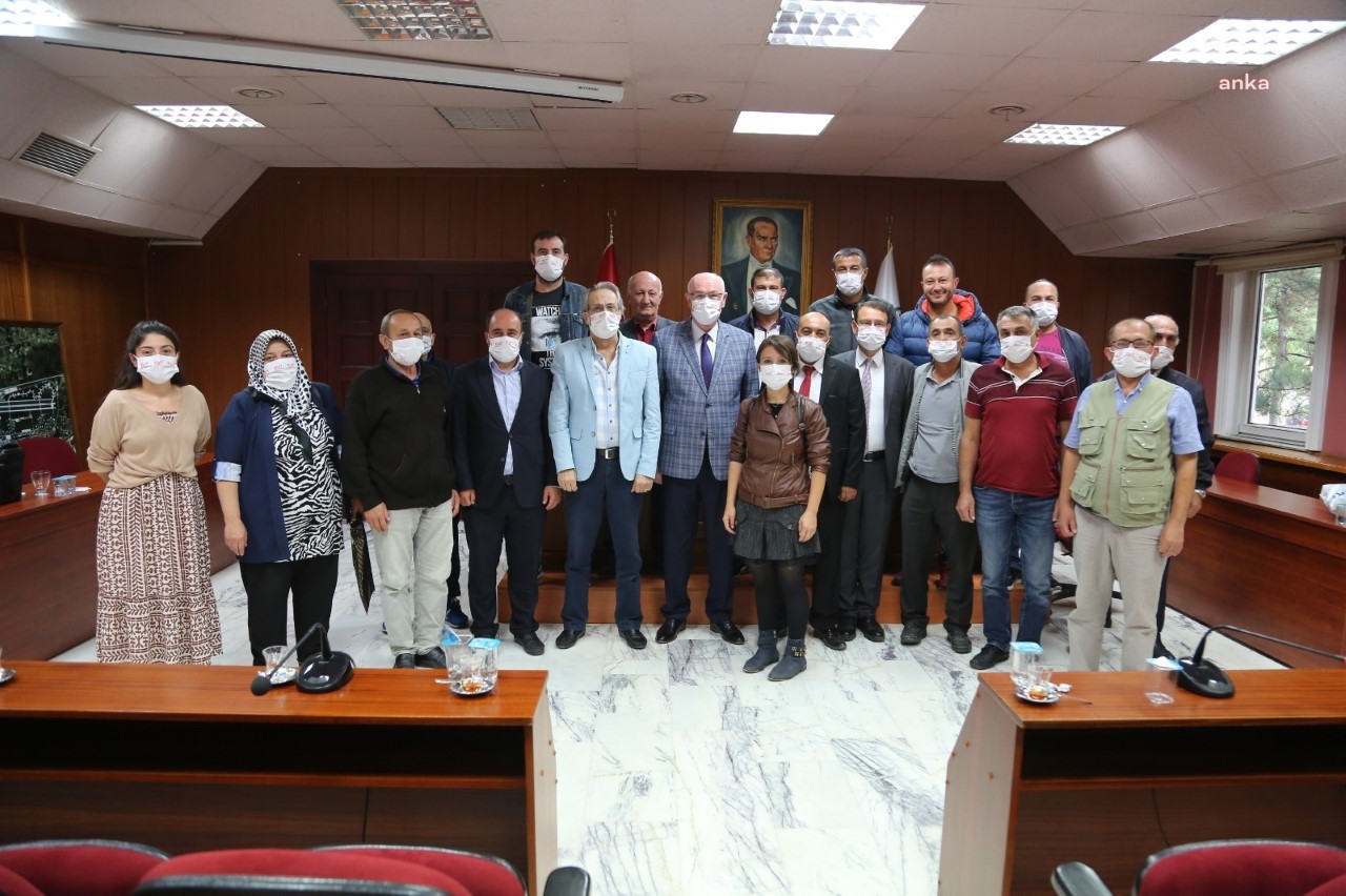ODUNPAZARI BELEDİYESİ’NDEN EYT’LİLERE HALK MARKET YARDIMI
