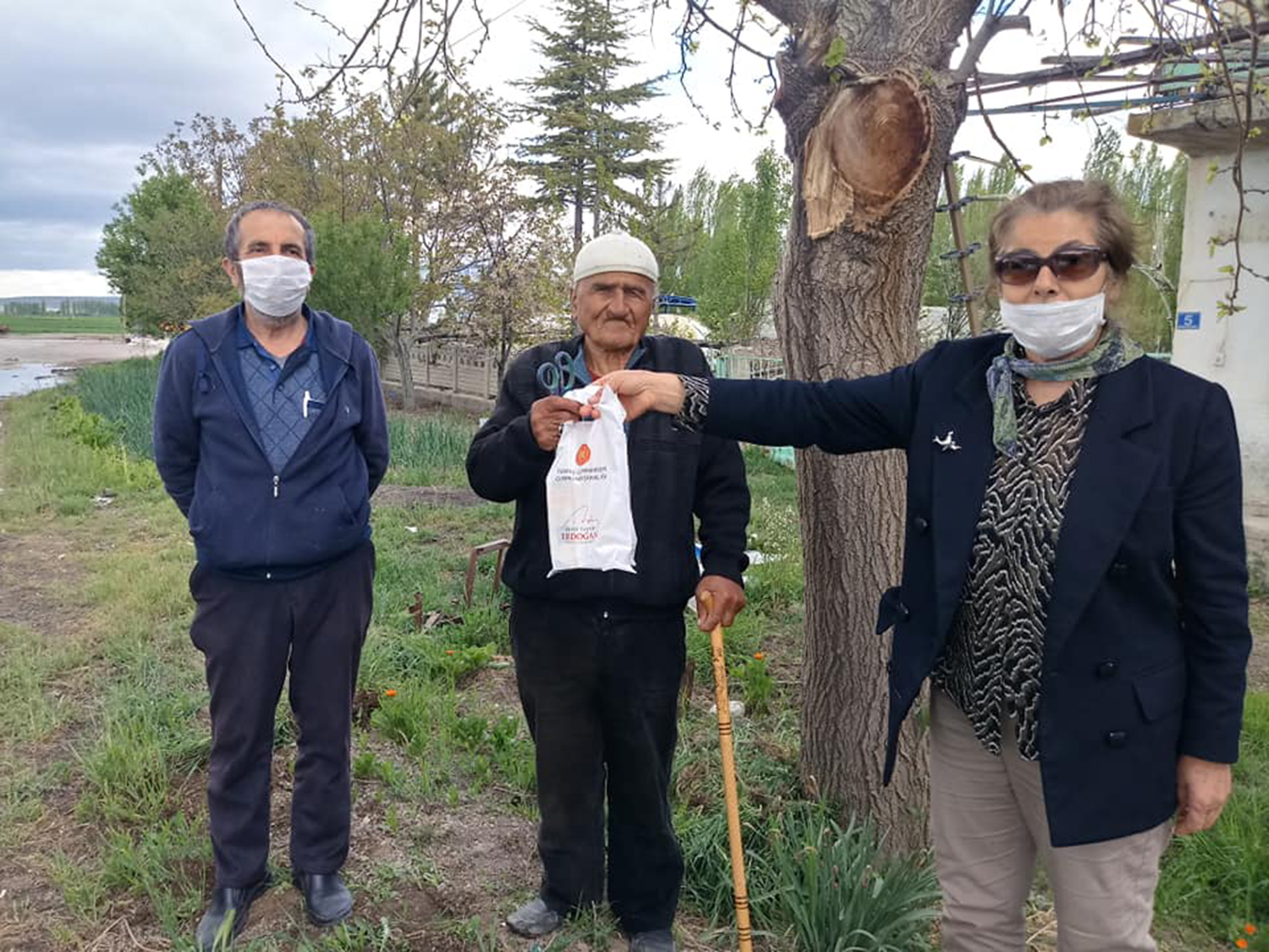 SEYDİŞEHİR’DE 9 BİN 270 KOLONYA VE MASKENİN DAĞITIMI TAMAMLANDI