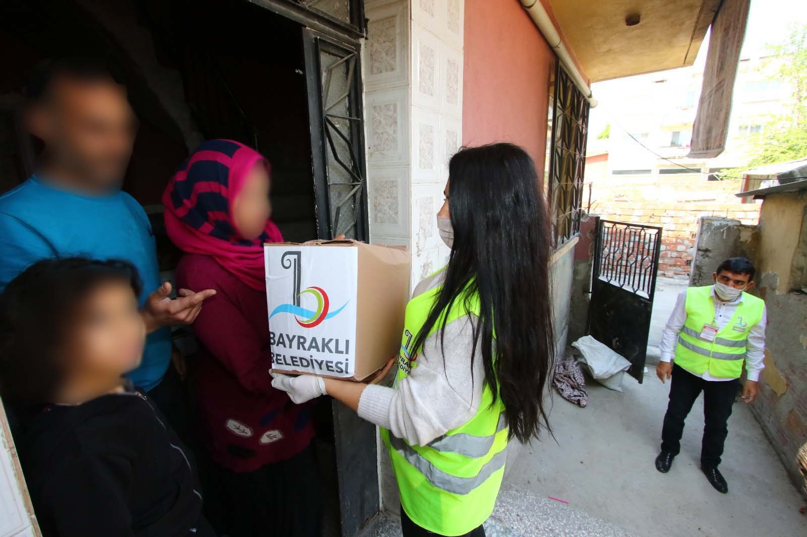BAYRAKLI BELEDİYESİ, VATANDAŞI YALNIZ BIRAKMIYOR