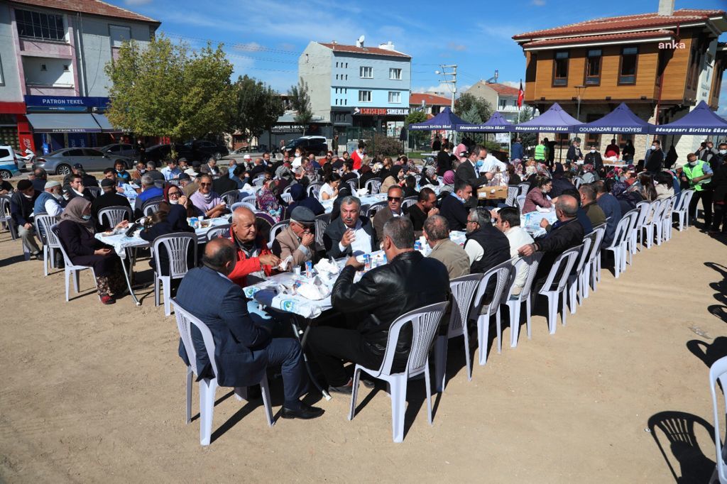 ODUNPAZARI BELEDİYE BAŞKANI KURT, 71 EVLER MAHALLESİ SAKİNLERİYLE BULUŞTU