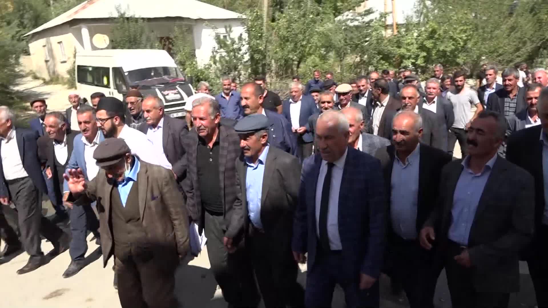 HAKKARİ'DEKİ AŞİRETLER DÜĞÜN MALİYETLERİNİ AZALTILMAK İÇİN TAKILACAK ALTINA LİMİT KOYDU