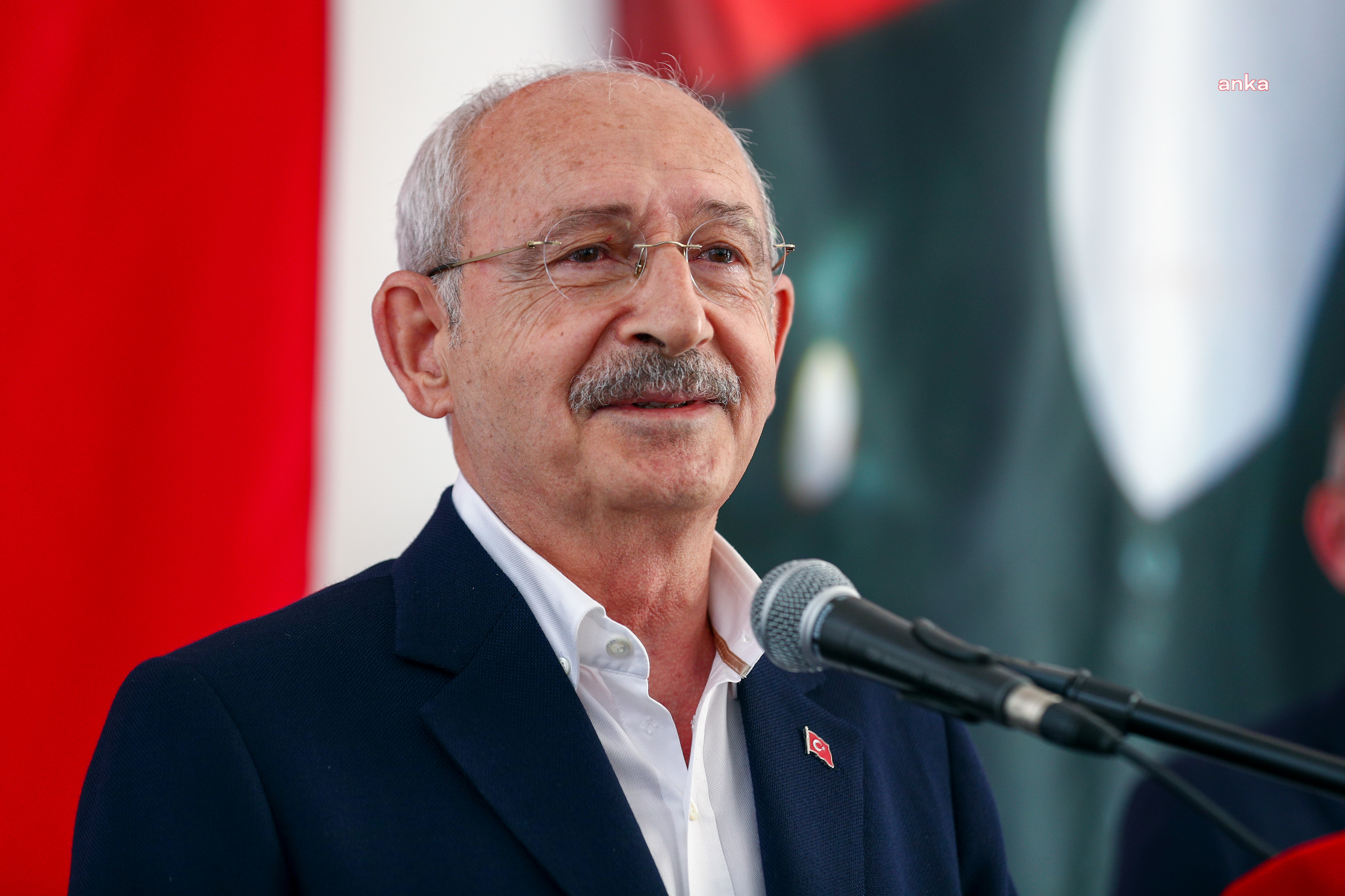 KILIÇDAROĞLU: "DERDİNİ ANLATAN GENÇLERE 'ÇIKAR TELEFONUNU GÖSTER' DİYEN DAYILARA BENZİYORSUN"