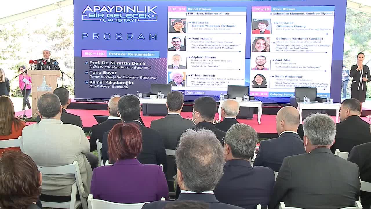 İZMİR'DE "APAYDINLIK BİR GELECEK ÇALIŞTAYI" YAPILDI. TUNÇ SOYER, EKONOMİ VE EKOLOJİ ARASINDA UYUMA İŞARET ETTİ