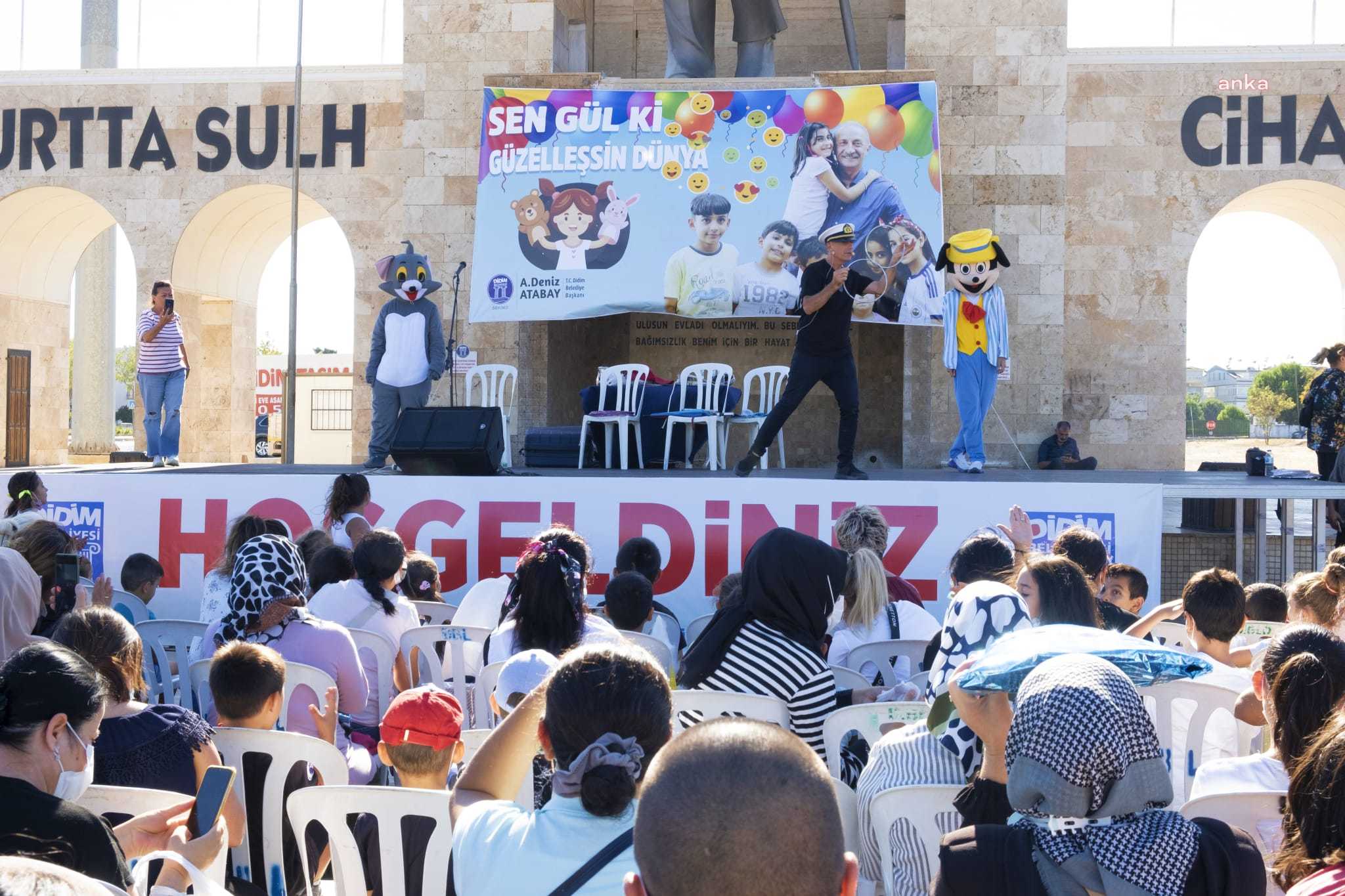 DİDİM BELEDİYESİ, ÇOCUKLAR İÇİN “MUHTEŞEM VE ÇİLLİ” KUKLA OYUNUNU SAHNELEDİ
