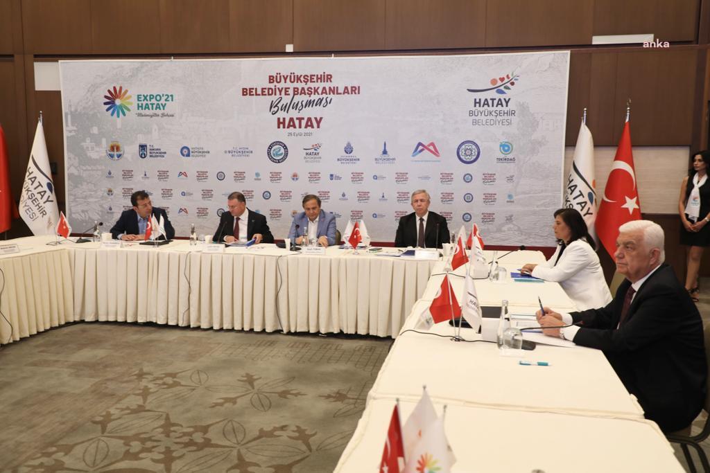 GÜRÜN, HATAY’DAKİ BÜYÜKŞEHİR BELEDİYE BAŞKANLARI TOPLANTISINA KATILDI