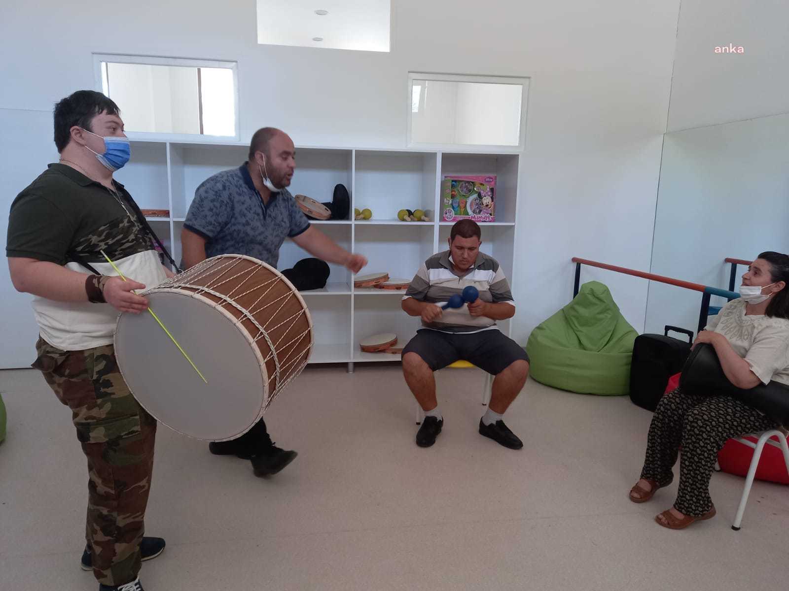 ENGELSİZ KÜLTÜR SANAT MERKEZİ'NDE ATÖLYE ÇALIŞMALARI DEVAM EDİYOR