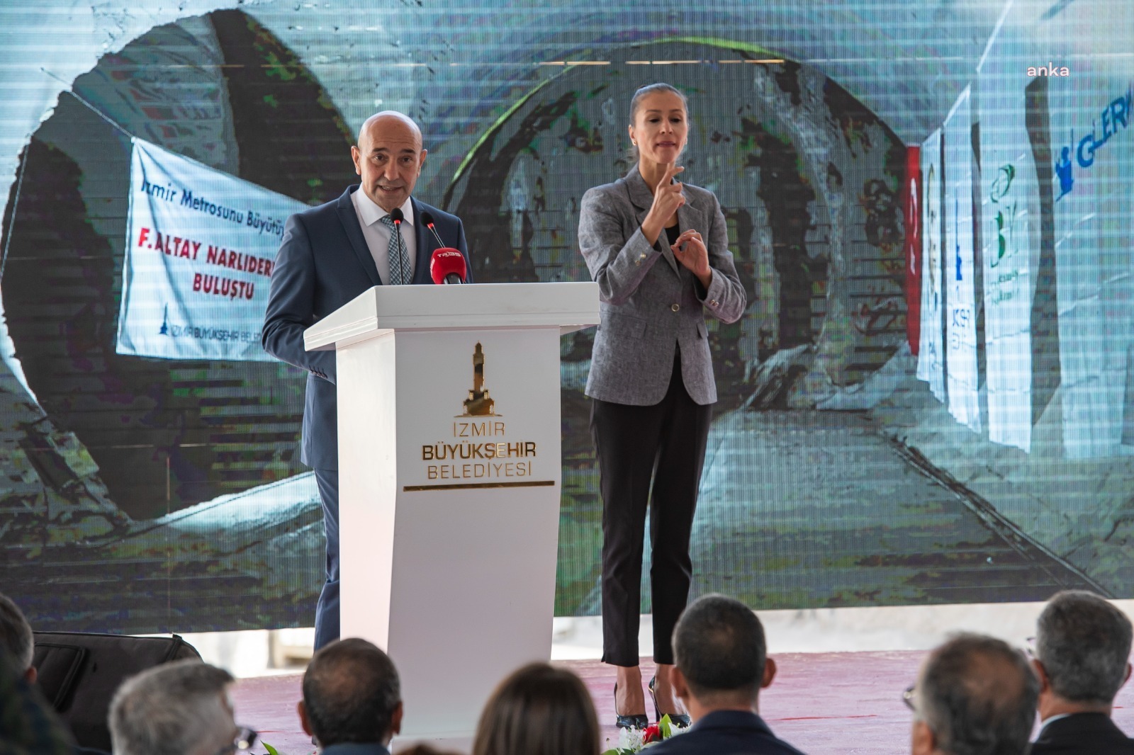 İZMİR NARLIDERE METROSU'NDA 14.5 KİLOMETRELİK TÜNEL İNŞAATI TAMAMLANDI