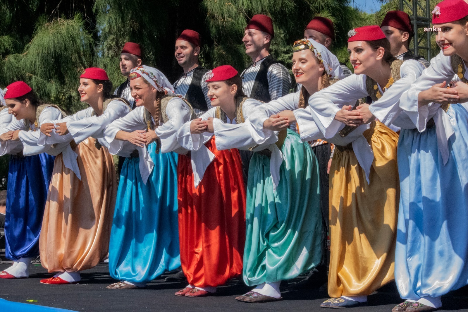 İZMİR'DE BALKAN RÜZGARI DEVAM EDİYOR
