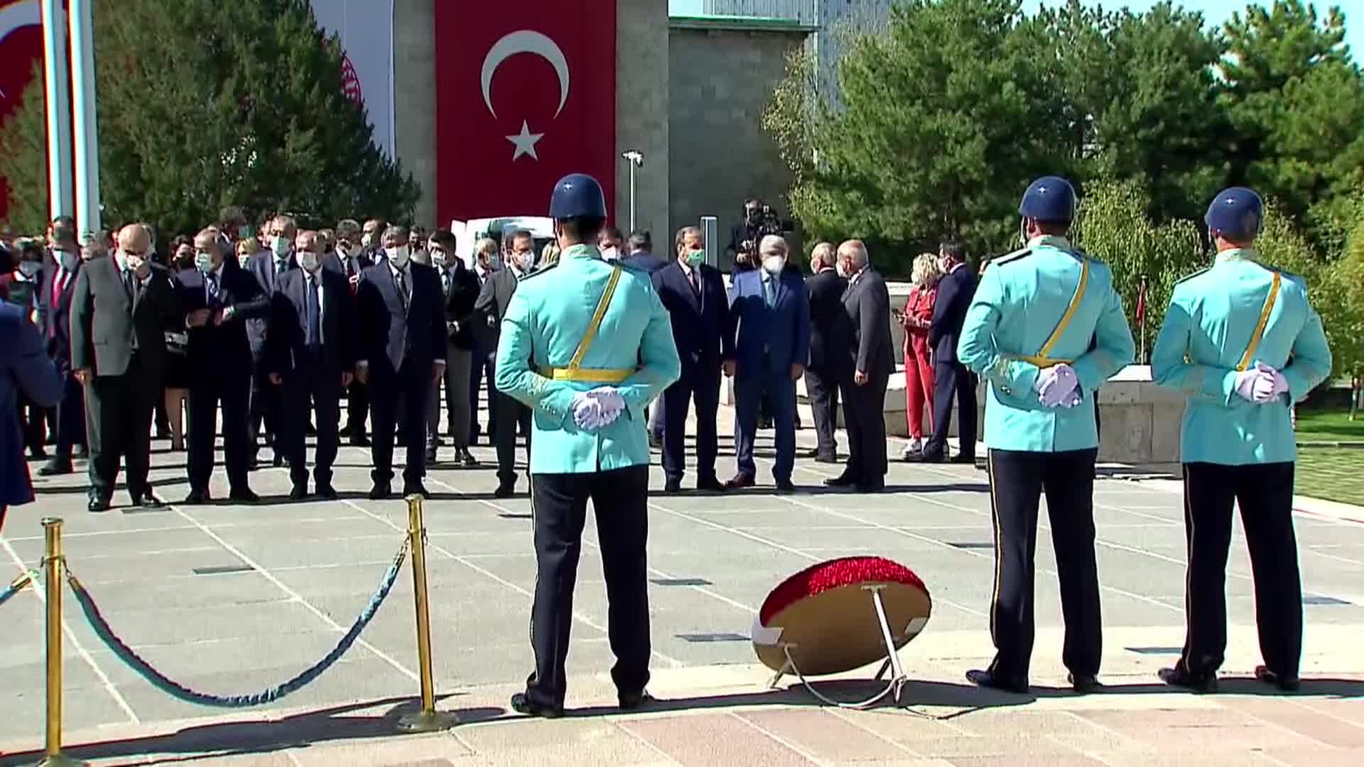 YENİ YASAMA YILININ İLK TÖRENİ ATATÜRK ANITI’NDA YAPILDI