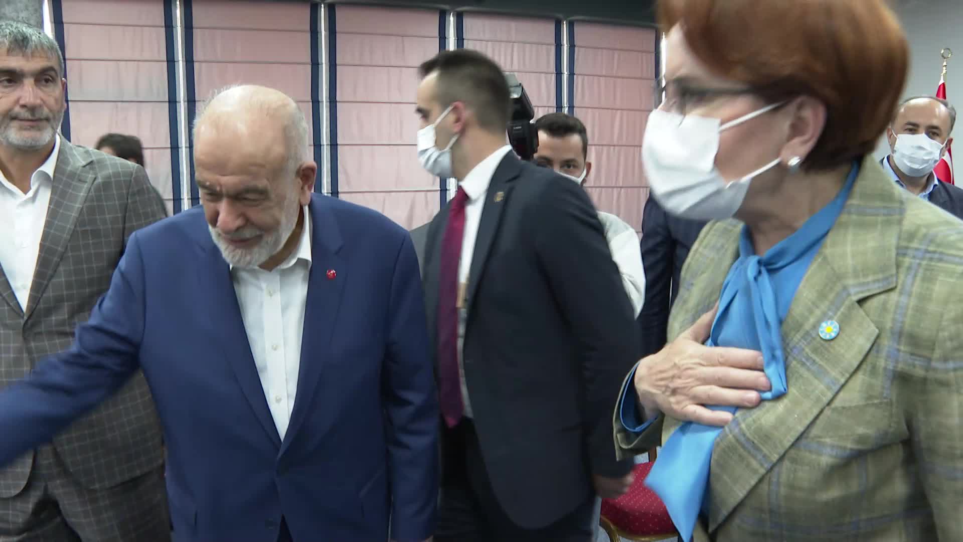 AKŞENER'DEN KARAMOLLAOĞLU'NA TAZİYE ZİYARETİ