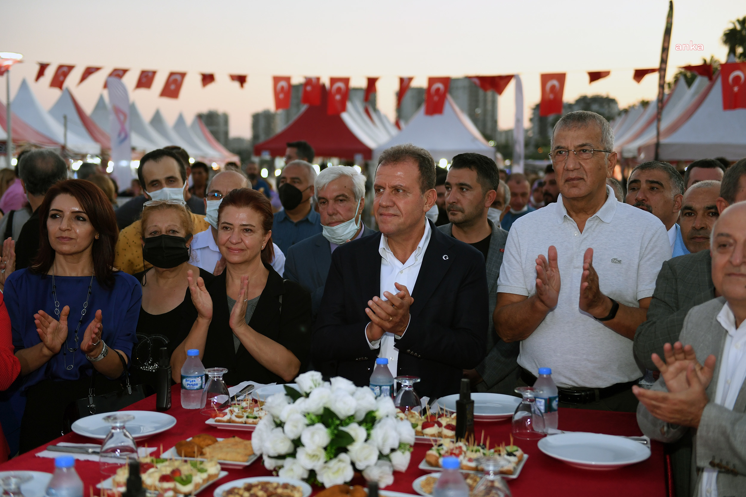 VAHAP SEÇER: “TÜRKİYE CUMHURİYETİ KİMLİĞİNİ TAŞIYAN HERKES BU MEMLEKETİN EŞİT YURTTAŞIDIR”