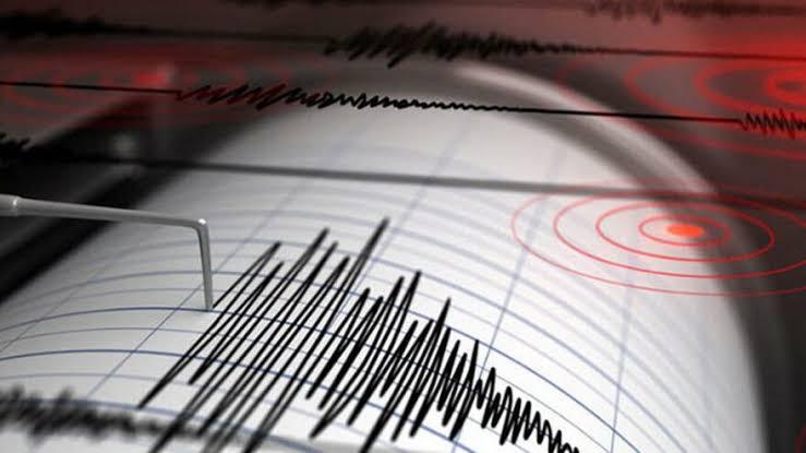 BURDUR'DA 4.2 BÜYÜKLÜĞÜNDE DEPREM