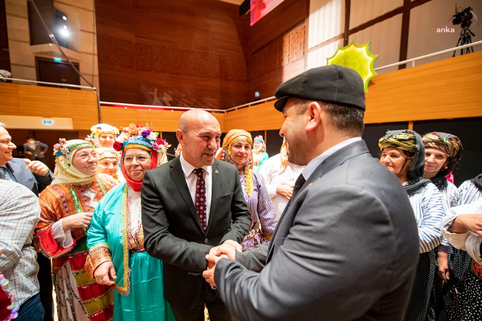 TUNÇ SOYER: ALEVİLİK İZMİR'İN ÖZÜNÜ ÇOĞALTAN BİR RUHTUR